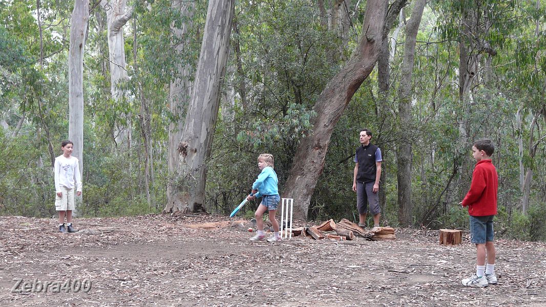 09-Zoe, Ian & Jeremy try to catch Sarah out at the Delegate River.JPG